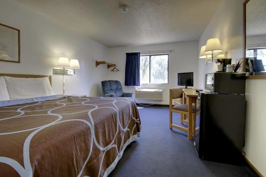 Super 8 By Wyndham Storm Lake Buitenkant foto